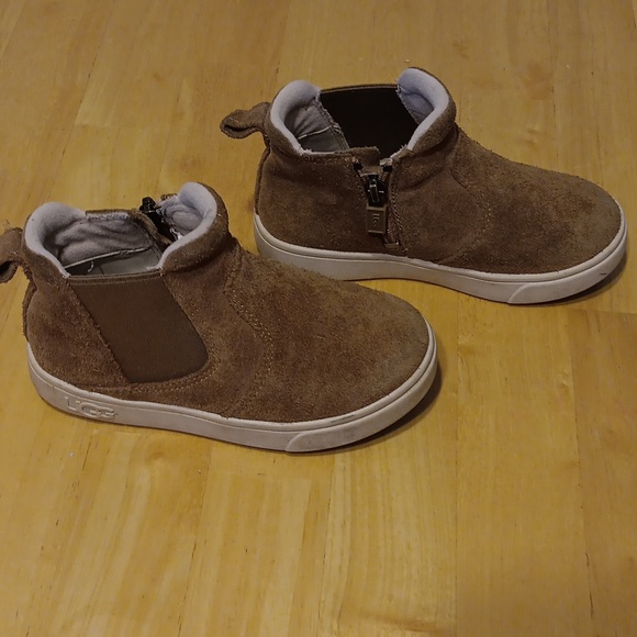 Uggs Kids 10 EUC - Picture 3 of 6